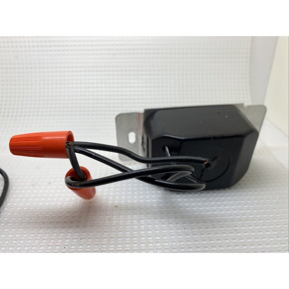 Hybrenetics, Inc.  2 Wall Dimmer Switches For Incandescent 120V AC 600 W Max - Picture 4 of 6